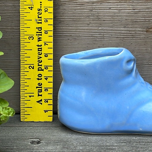 Vintage Blue Bundle of 2 :: Basketweave Dish and Baby Shoe Planter - Picture 9 of 11
